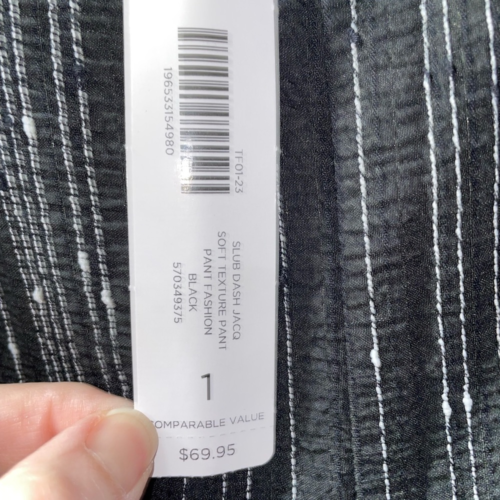 NWT Chico’s Size 1 US Size 8 Pull on Straight Ankle Black & White Stripe Pants - Picture 5 of 6